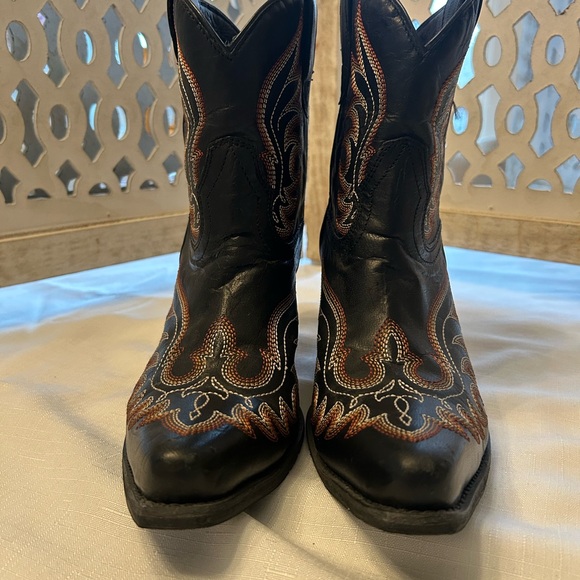 Ariat Black Embroidered Heeled Boots - Picture 4 of 12